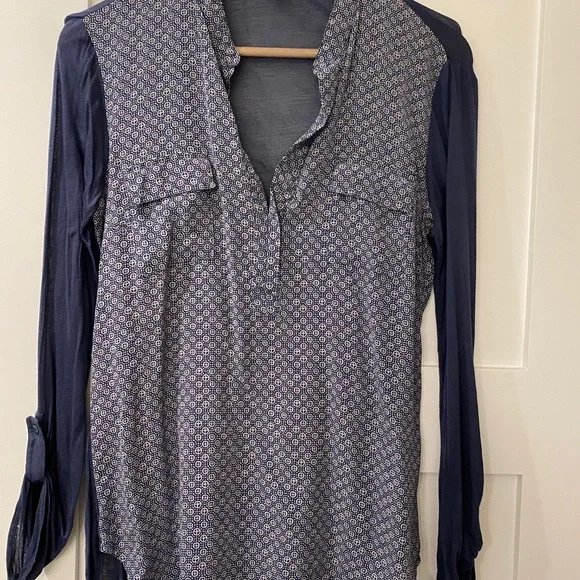Aritzia Babaton Julien Blouse size s‎ - Picture 2 of 7